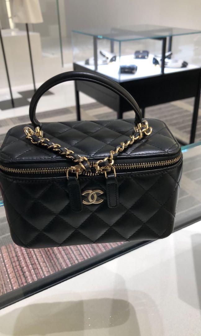 CHANEL 22A Black Small Vanity w/ Handle LGHW, Luxury, Bags & Wallets on  Carousell