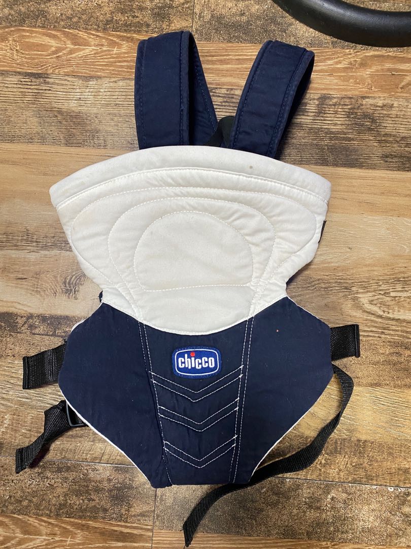Chicco Baby Carrier, Babies & Kids, Going Out, Carriers & Slings on