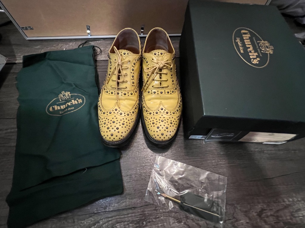 Church's Burwood Met. Oxford Brogue Stud Yellow., 男裝, 鞋, 西裝鞋