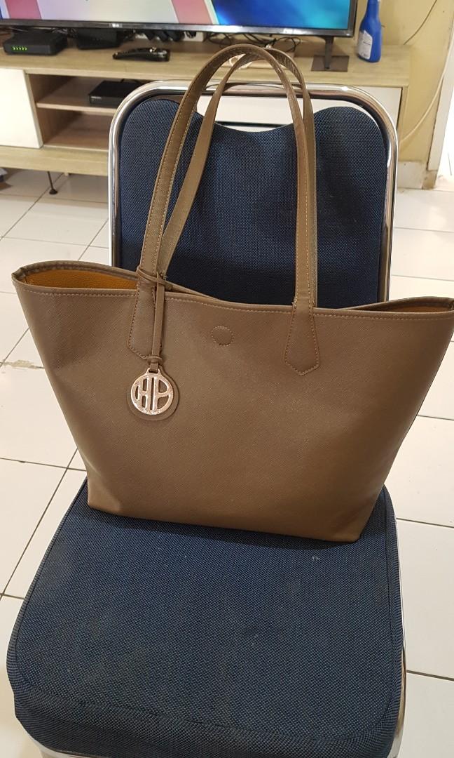 DIJUAL MURAH PRELOVED tote bag ORIGINAL HUSH PUPPIES harga NETTTTT Barang Mewah Tas Dompet di Carousell