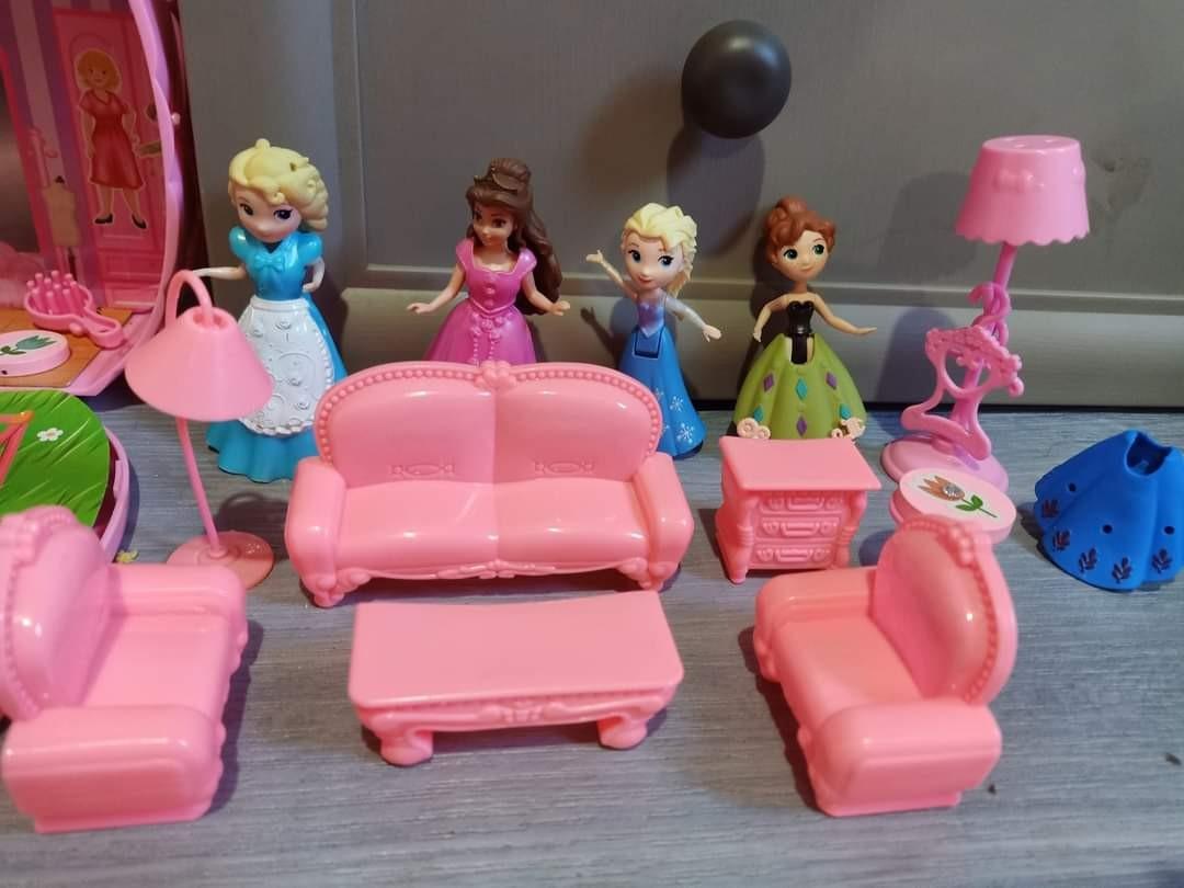 Doll house set with disney princess, Hobbies & Toys, Toys & Games on