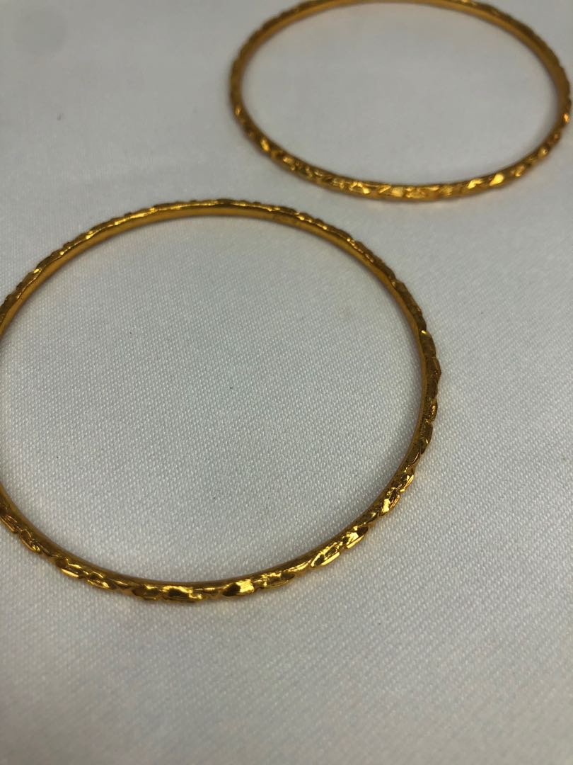 Fake gold bangles discount