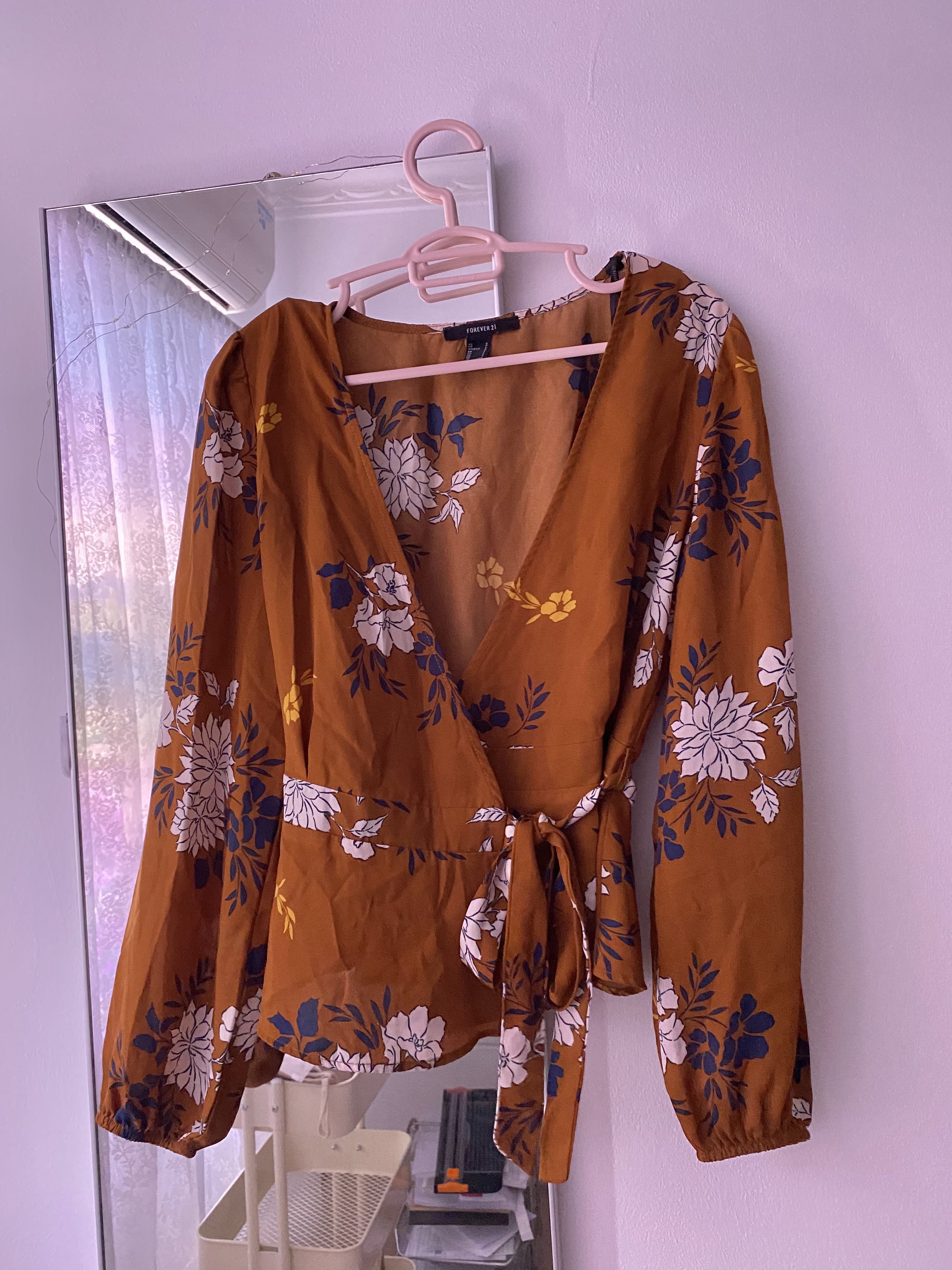 Forever 21 floral wrap top outlet