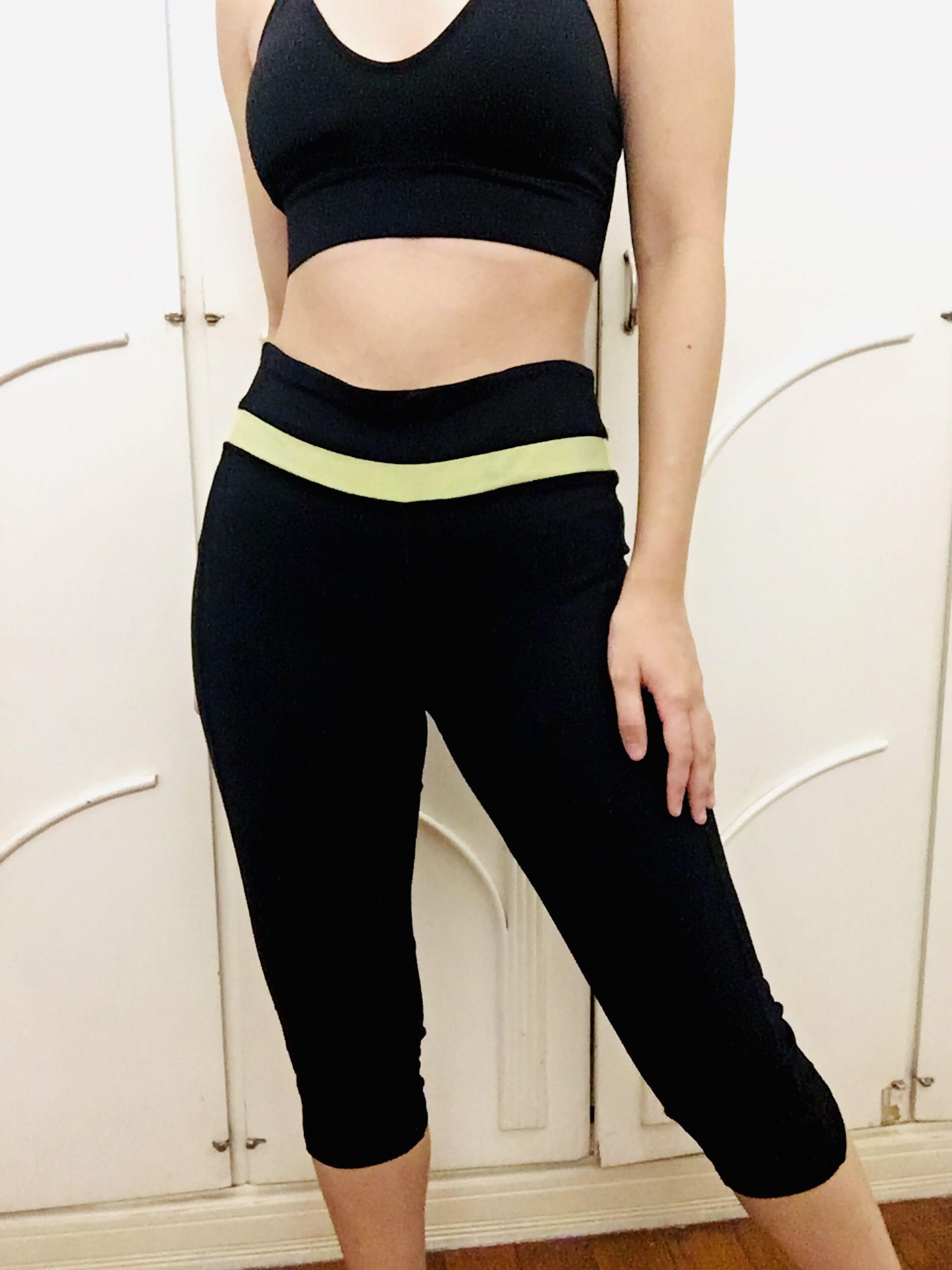 Forever 21 Green Band Capri Leggings 