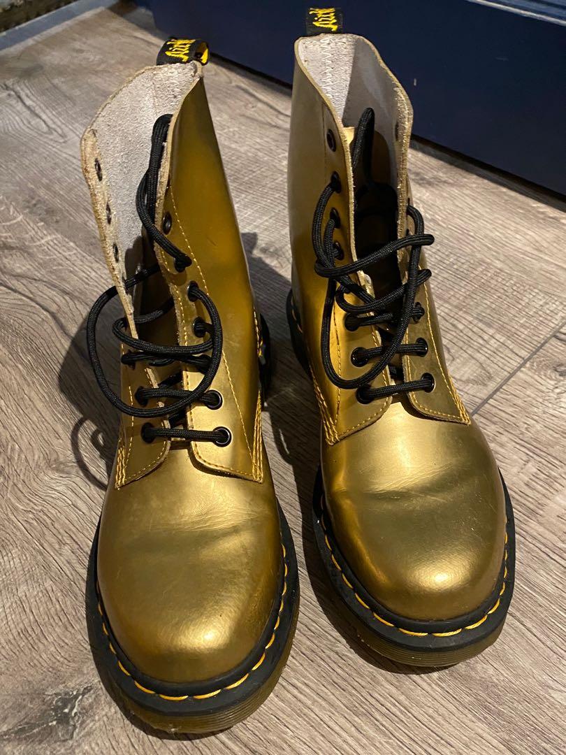 Gold doc outlet marten boots