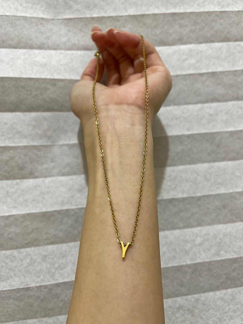 Initial Necklace Alphabet Y Gold anti 