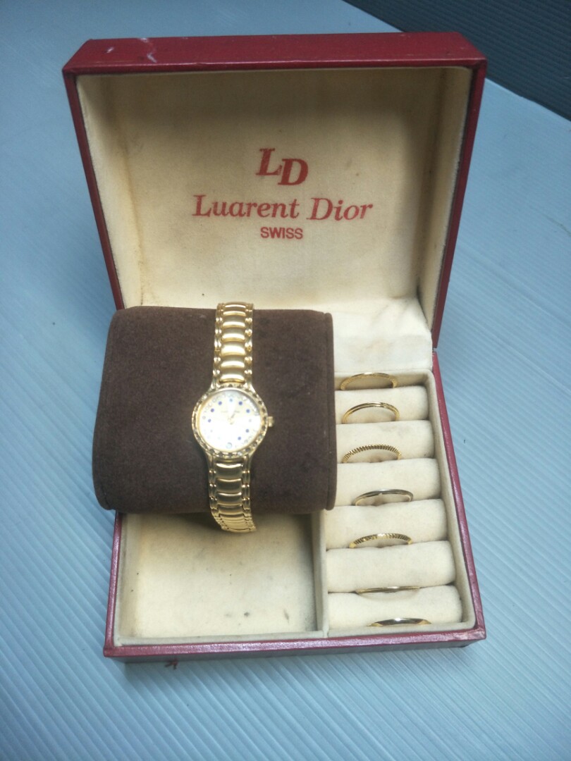 Laurent dior outlet watch