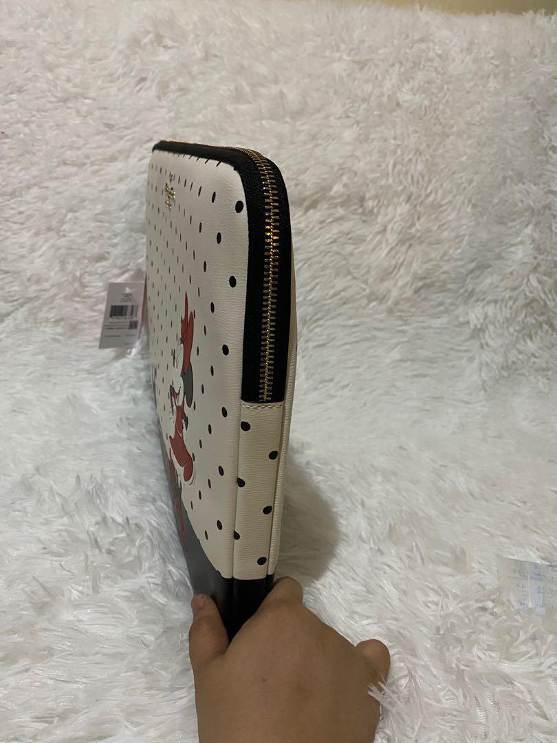 Kate spade minnie mouse laptop sleeve (Category: Luxury Bags & Wallets) located in Pasig City. Submitted by jackie_ginger (Listing ID 1168026237, Image 2). Description: Onhand with tag and care card 💯orig.