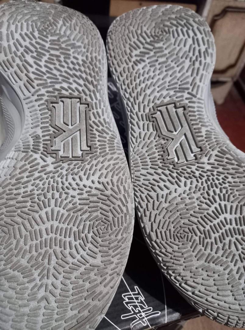 sandy kyrie 5 price