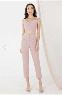 (Category: ) located in . Submitted by shopspreeeee (Listing ID 1167971127, Image 1). Description: .