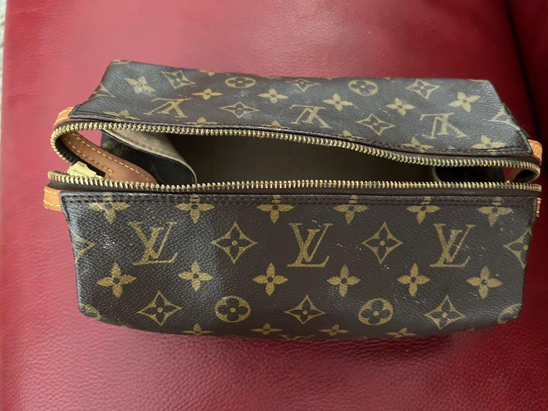 LV TRAVEL KIT BAG