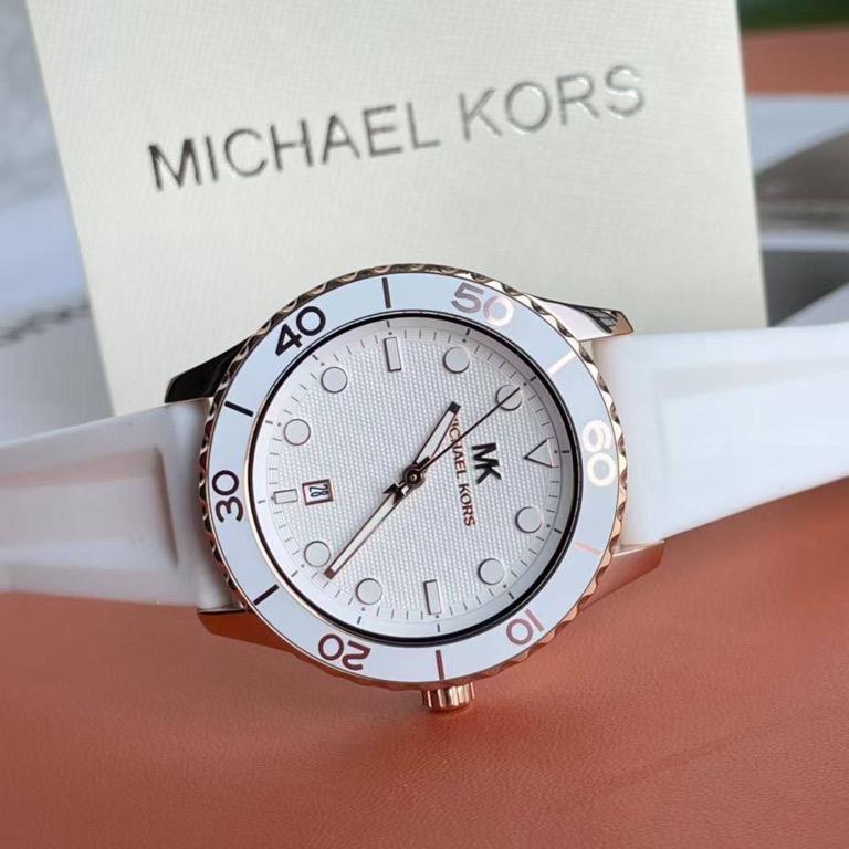 Michael Kors Runaway Quartz Women s Watch MK6853