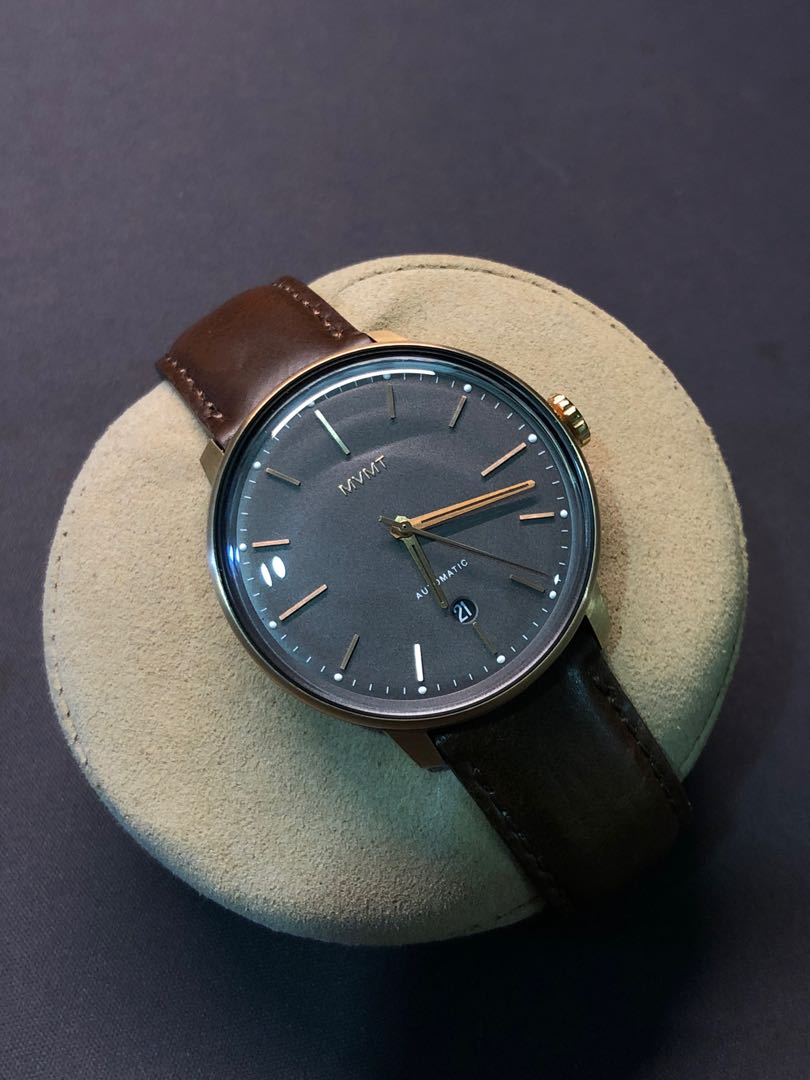 Arc clearance automatic watch