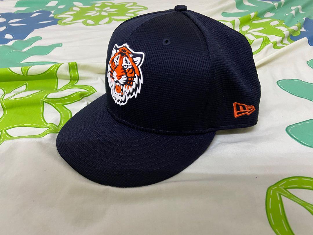 New Era Fitted Hat 7 MLB Club Detroit Tigers Exclusive Patch UV Pin Stripe