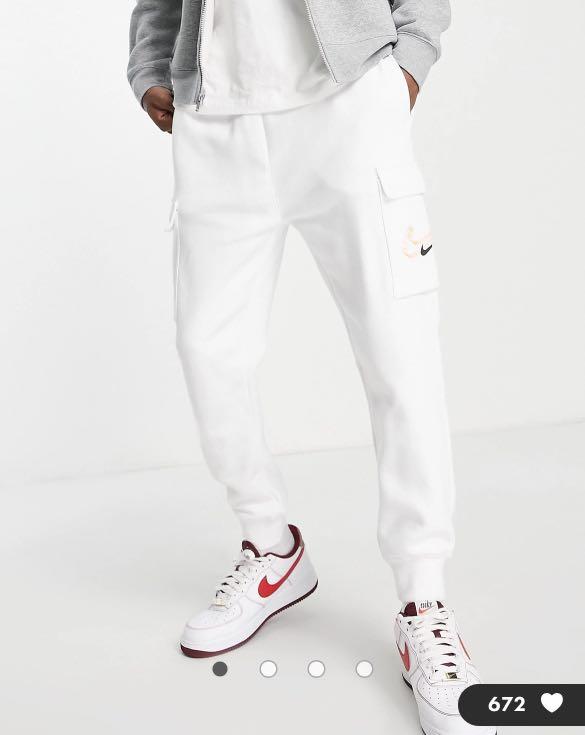 Nike swoosh cheap joggers white