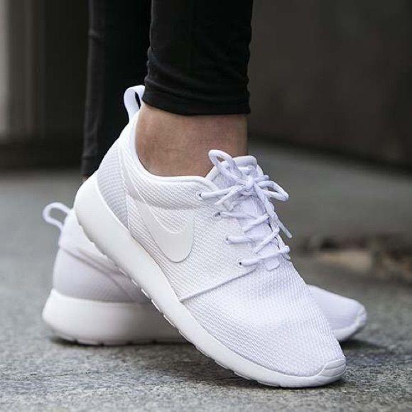 Nike White Roshe Run, Fashion, Footwear, Sneakers on