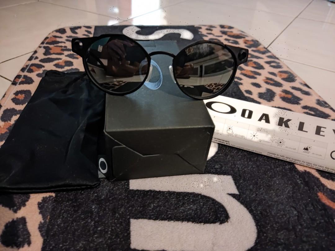 Oakley hot sale deadbolt review