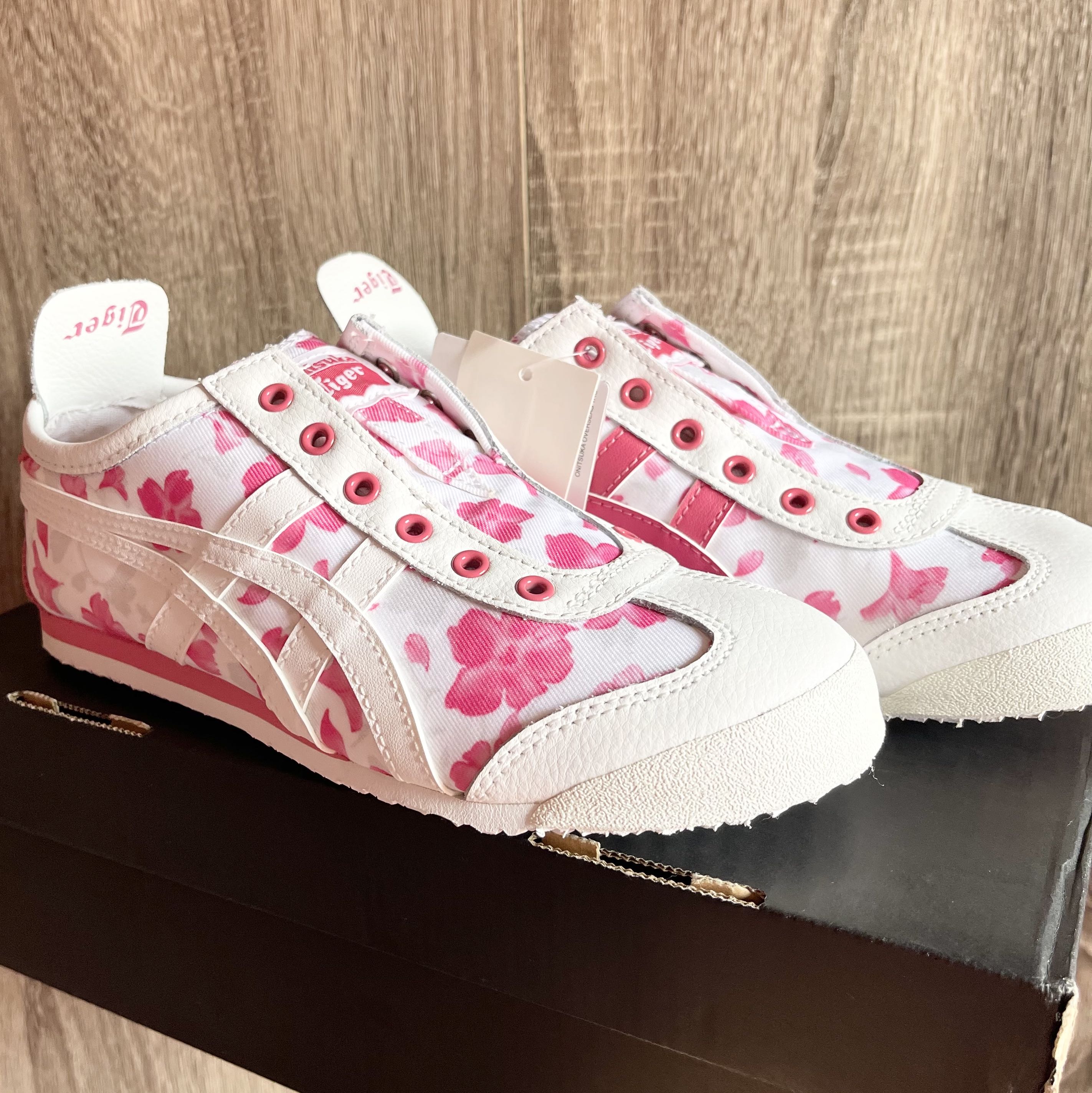 Onitsuka Tiger Mexico 66 Sakura Limited Edition