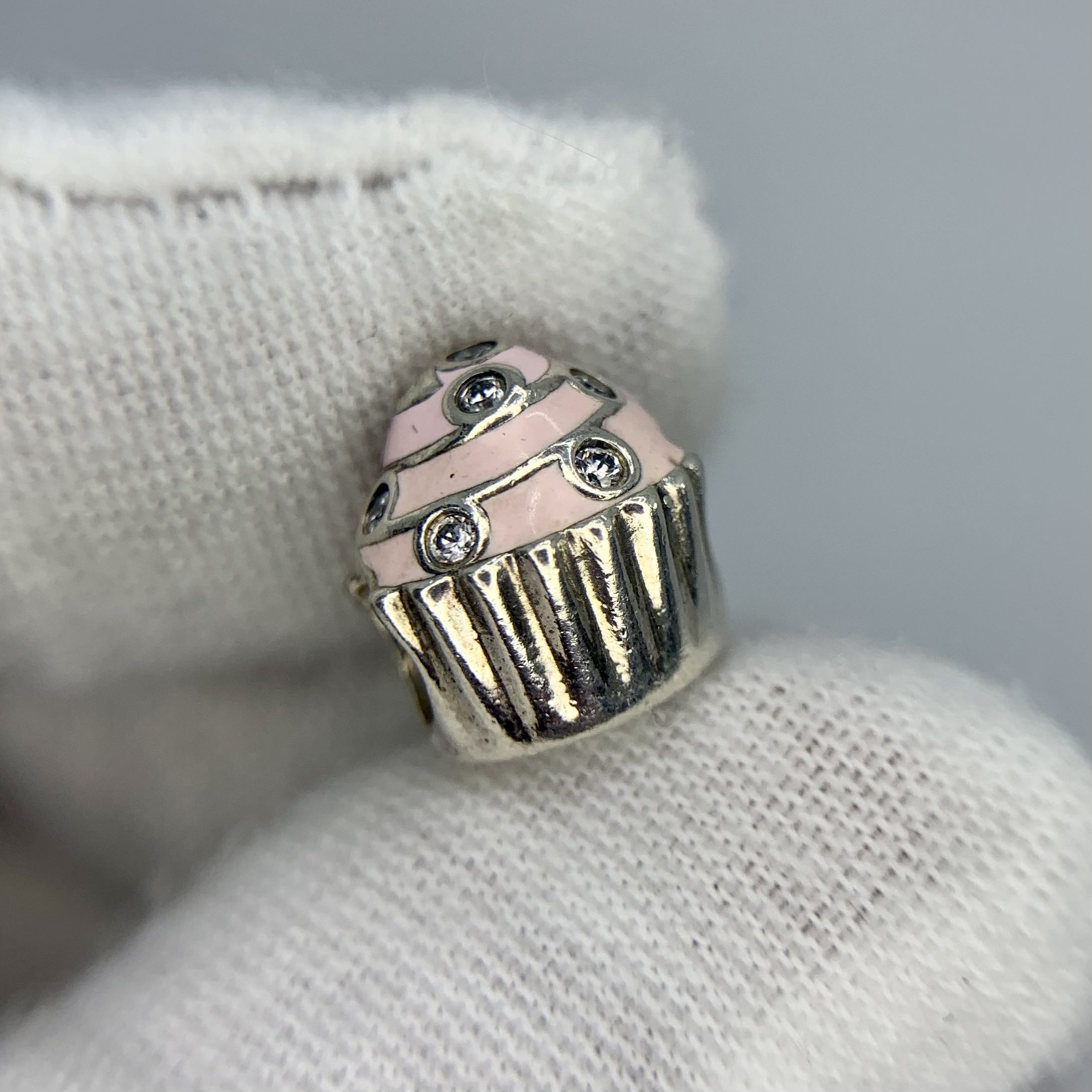 Cupcake pandora on sale
