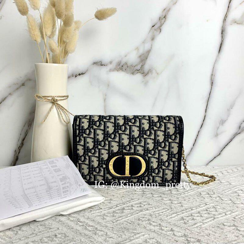 Blue Dior Oblique Jacquard MEDIUM 30 MONTAIGNE POUCH, Women's Fashion, Bags  & Wallets, Purses & Pouches on Carousell
