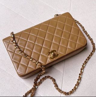 (Category: ) located in . Submitted by styluxaddict (Listing ID 1167937677, Image 1). Description: .