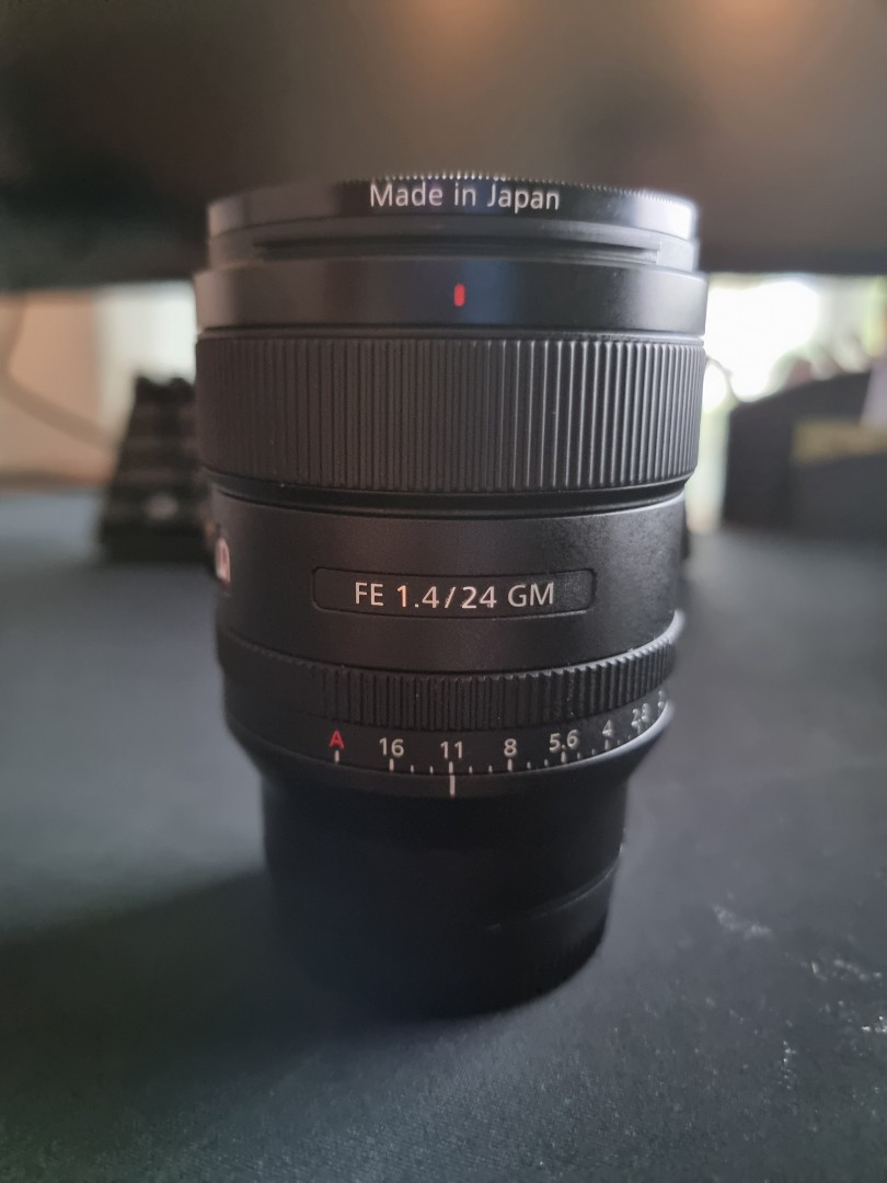 Sony 24 1.4 GM lens like new, Photography, Lens & Kits on Carousell