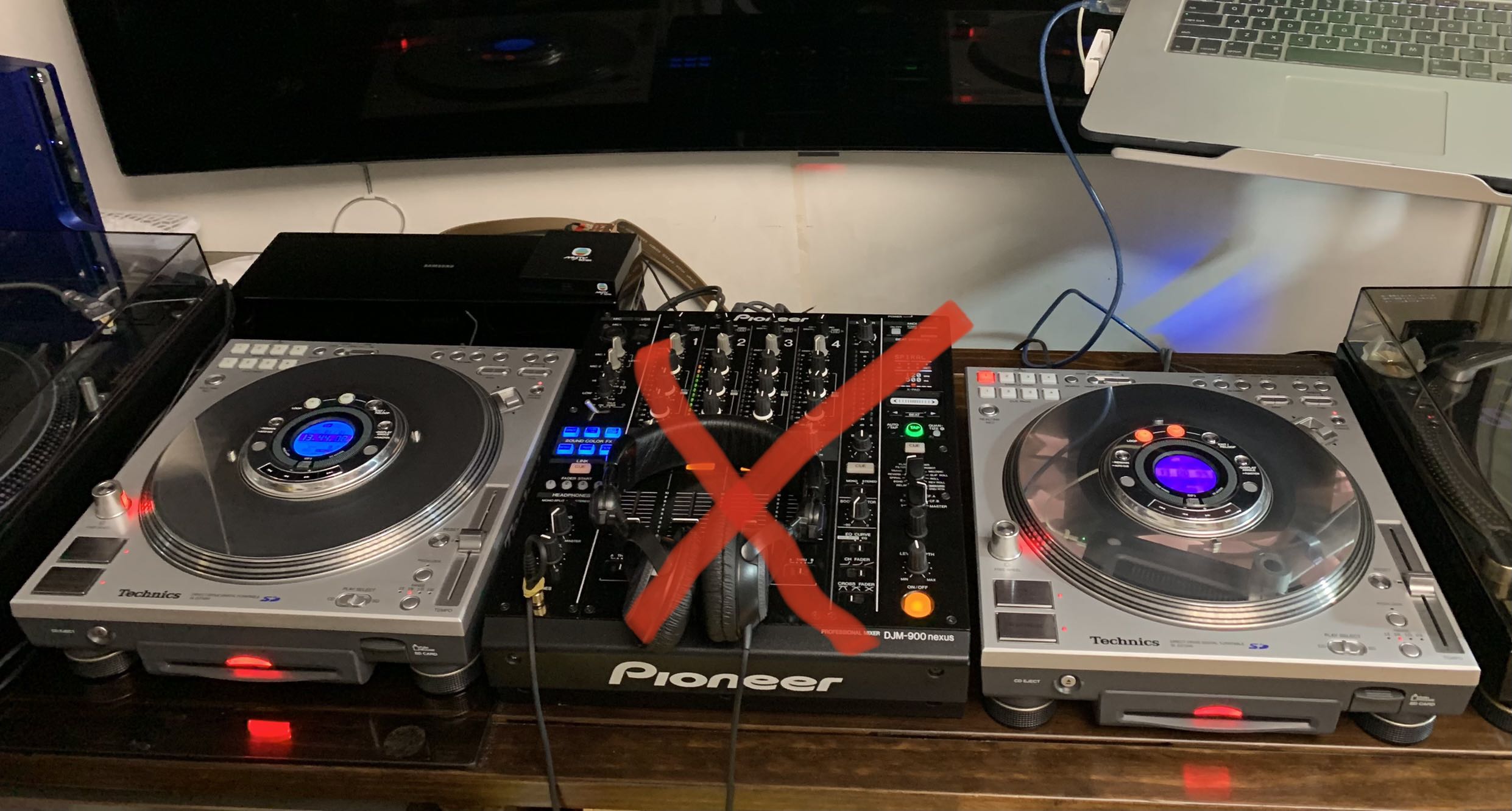 Technics SL-DZ1200 DJ CD Player 一對, 音響器材, 音樂播放裝置MP3及CD Player - Carousell