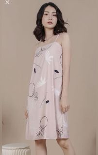 (Category: ) located in . Submitted by clearmawardrobe (Listing ID 1167986500, Image 1). Description: .