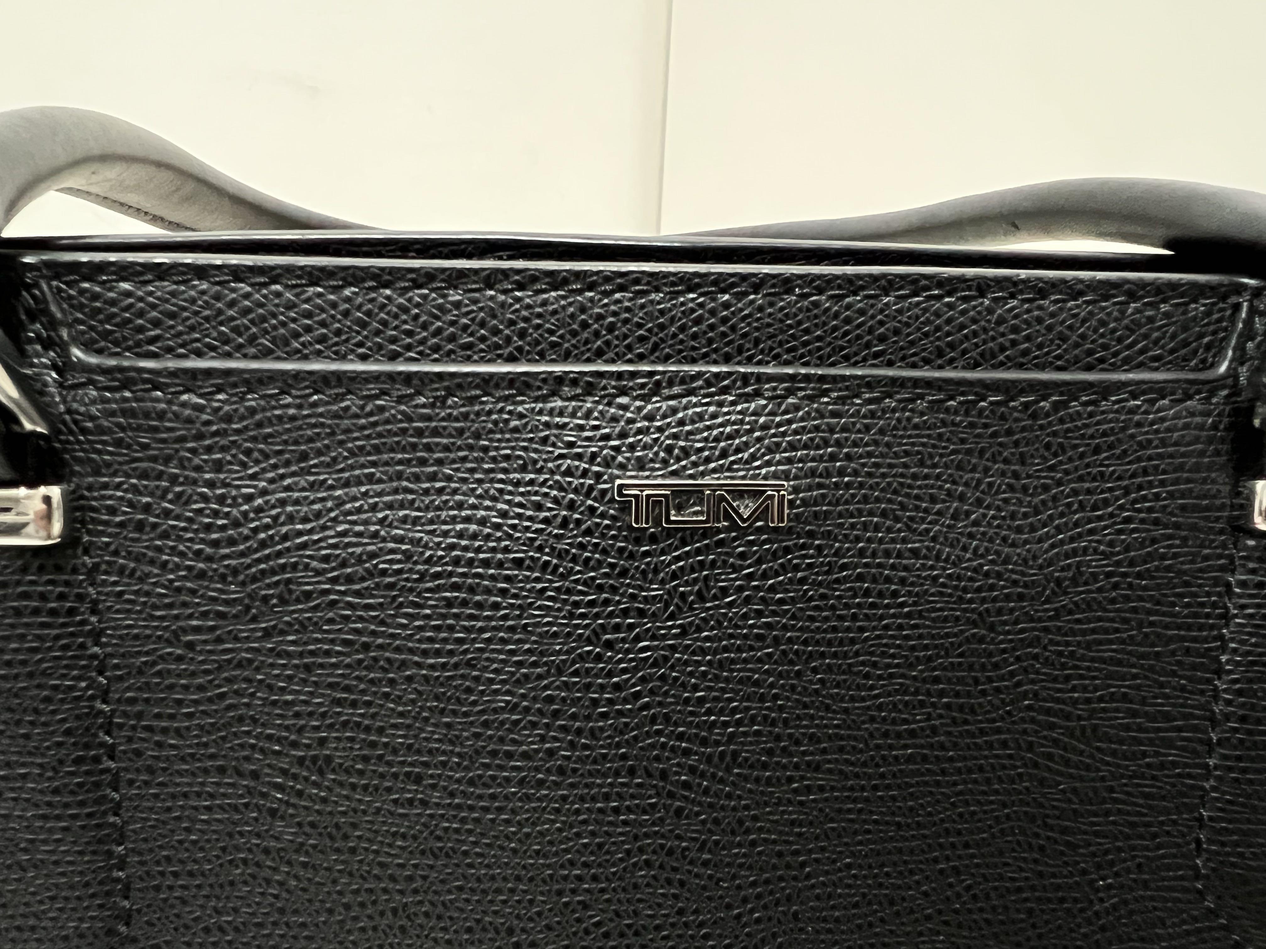 Tumi nell tote sale