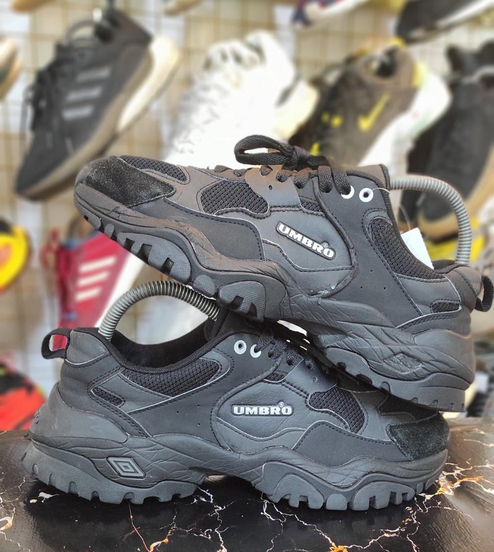 Umbro hotsell bumpy black