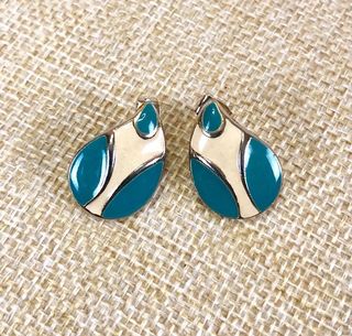 (Category: ) located in . Submitted by preloved_retro_vintagebylizzie (Listing ID 1167855076, Image 1). Description: .