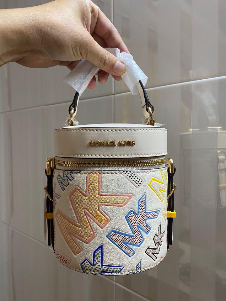 Michael Kors Bedford Travel Crossbody, Women's Fashion, Bags & Wallets, Cross-body Bags on Carousell Michael Kors Bedford Travel Crossbody, Women's Fashion, Bags & Wallets, Cross-body Bags on Carousell