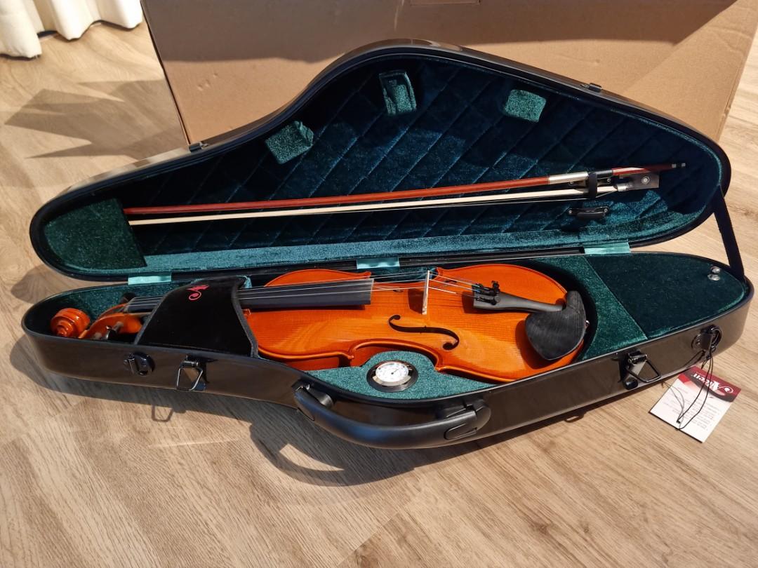 Aileen Violin Hard Case 4/4 size in Gloss Black, Hobbies & Toys, Music