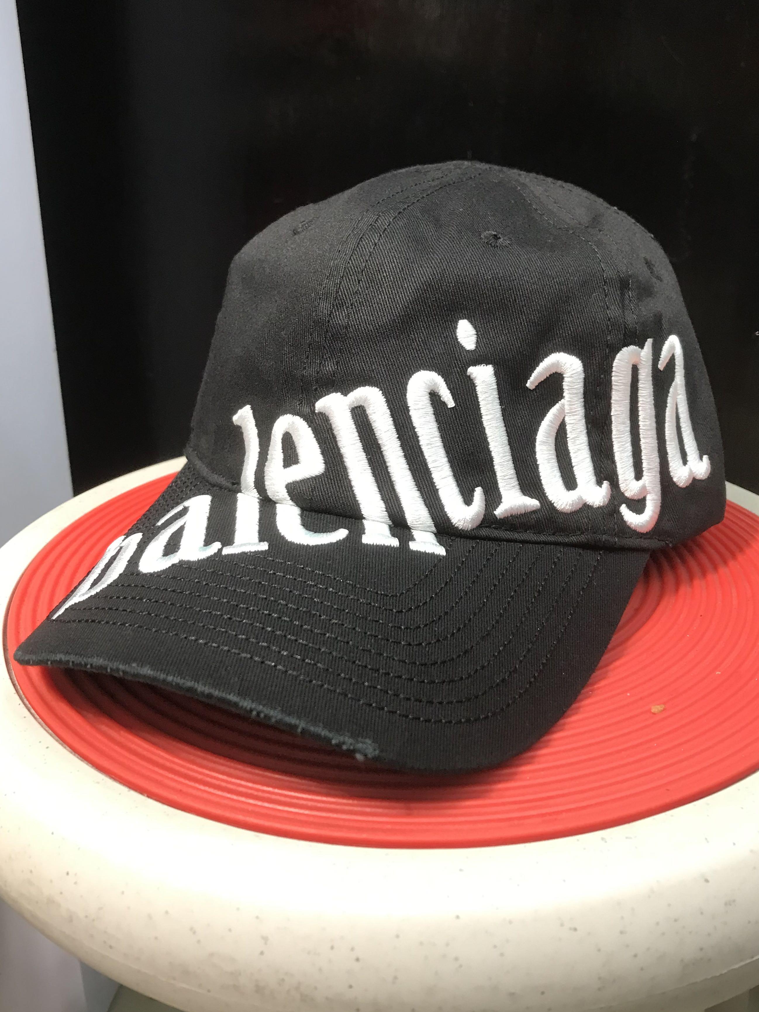 Balenciaga Hats, Fesyen Pria, Aksesoris 
