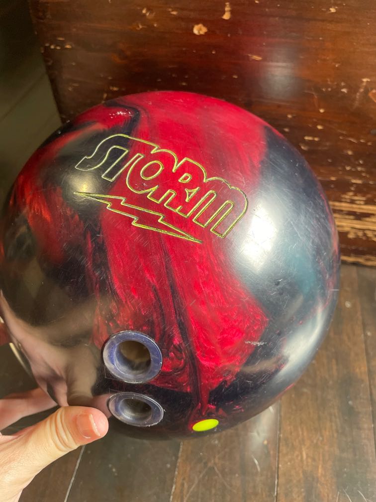 Bowling Ball Storm Shiny Reactive (15pounds), Sports Equipment, Sports