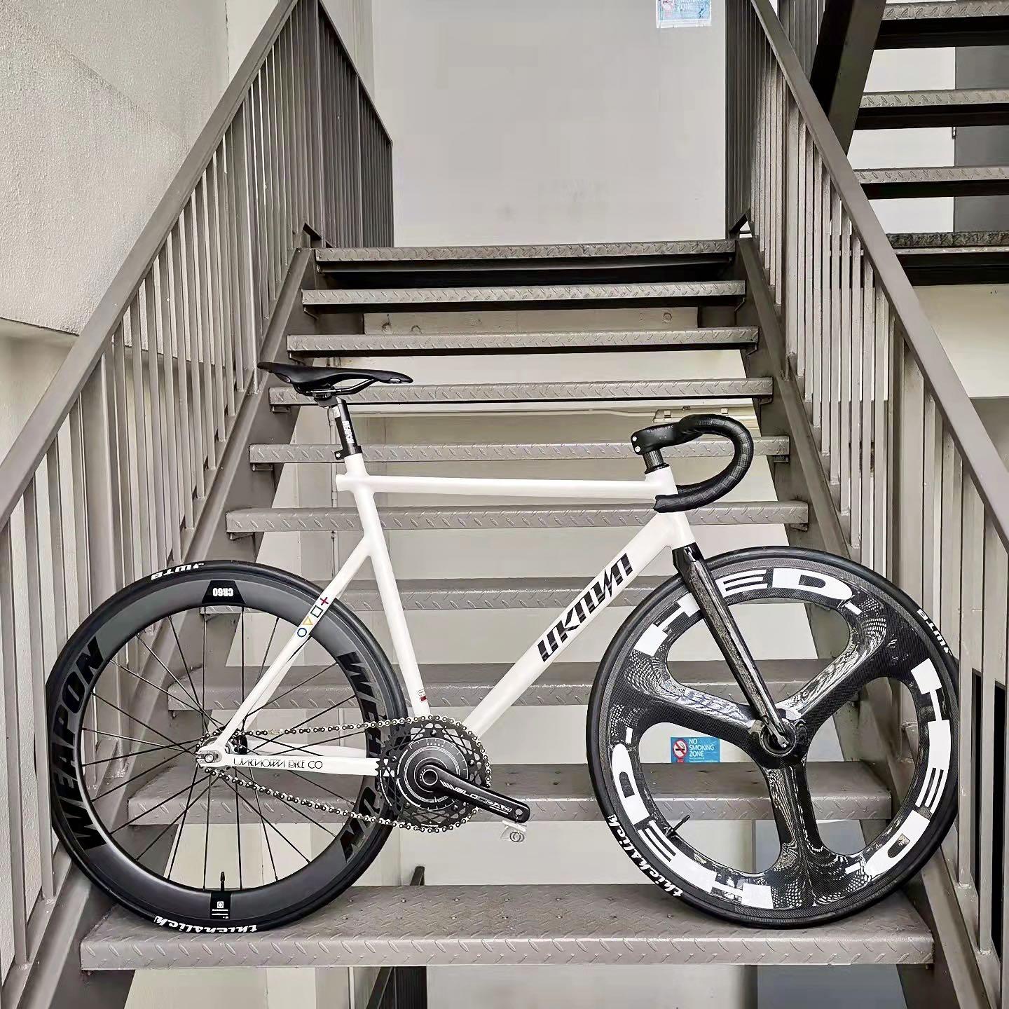 Fixed gear tri spoke store