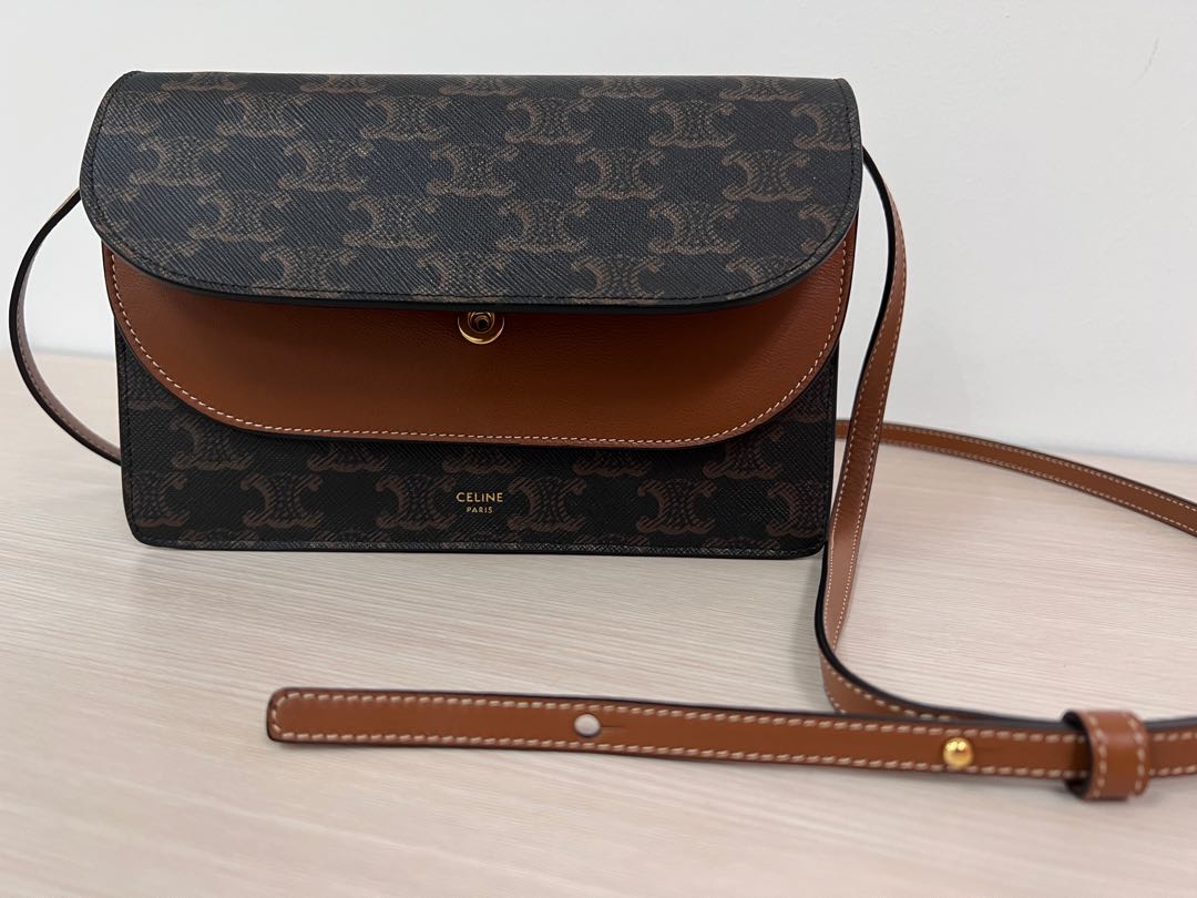 CELINE Wallet on strap in triomphe canvas and smooth lambskin  (10D852CG9.04LU)