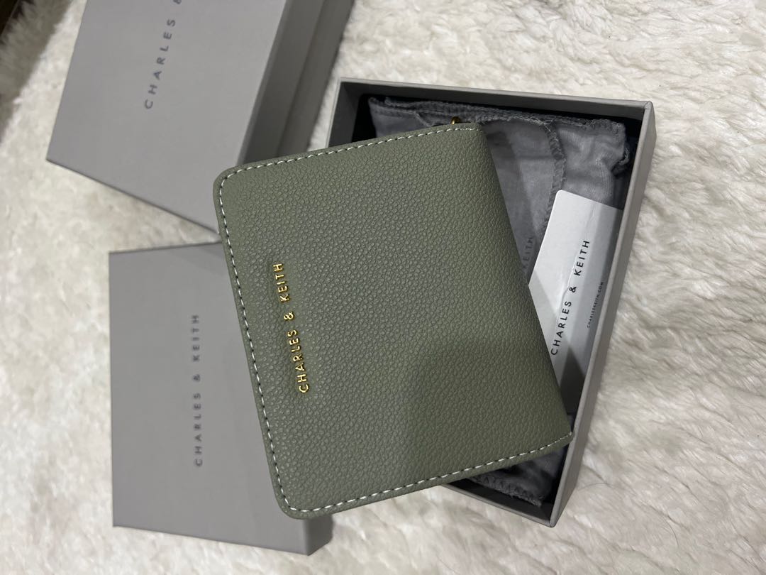 Charles & Keith Wallet, Men'S Fashion, Watches & Accessories, Wallets &  Card Holders On Carousell