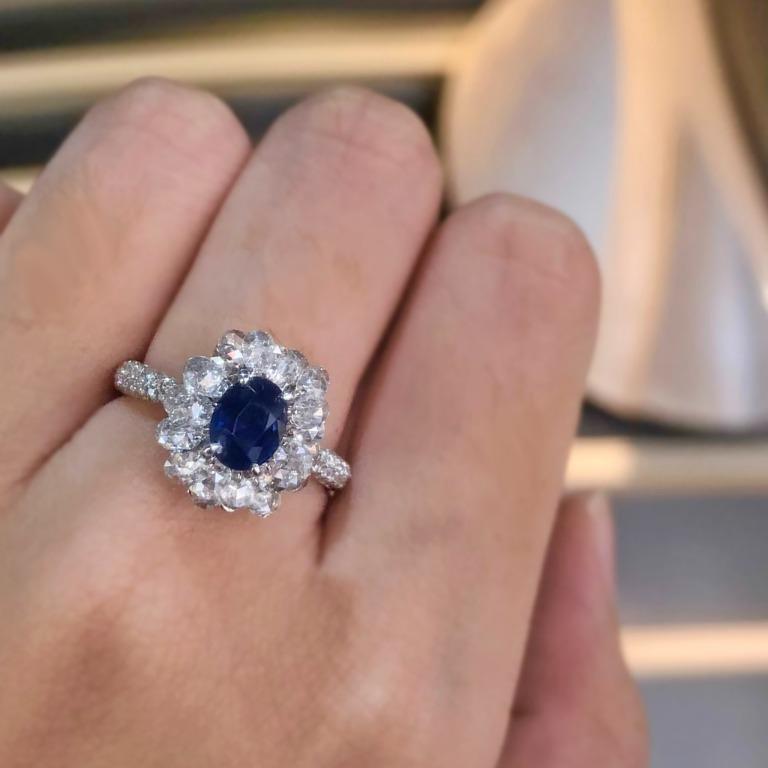 DIANA PETAL HALO OVAL RING BLUE SAPPHIRE AU398 UNHEATED BLUE