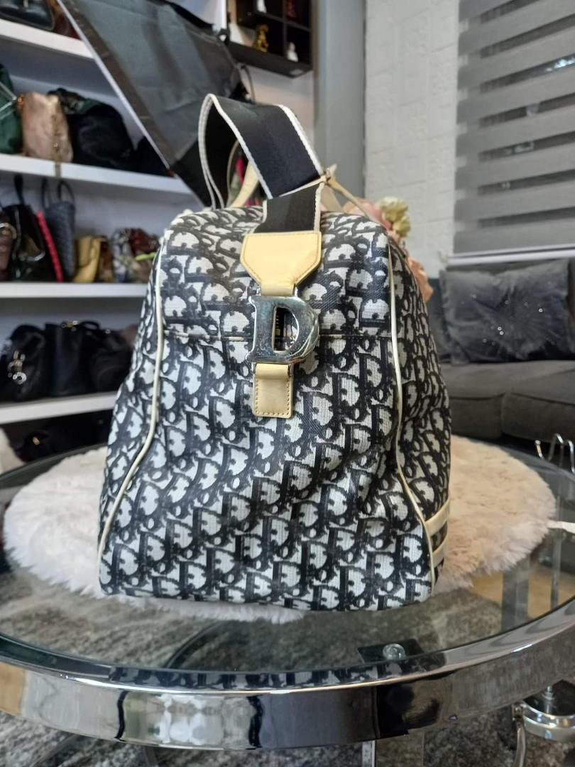 Dior travel (Category: Luxury Bags & Wallets) located in Butuan. Submitted by jen_pre (Listing ID 1168165464, Image 2). Description: .