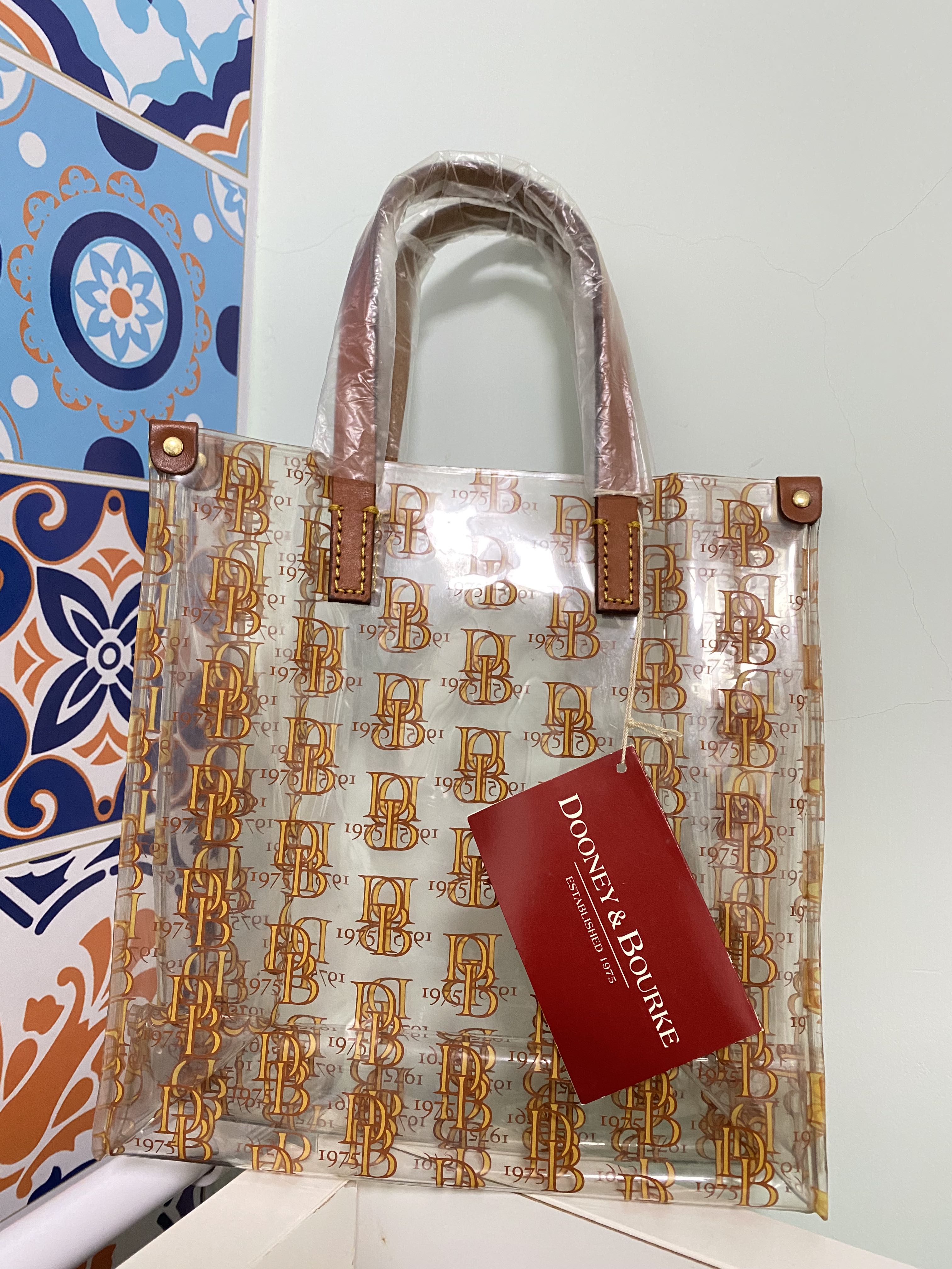 Dooney and bourke lunch bag clearance