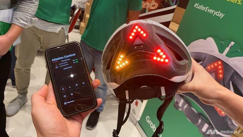 Grab best sale lumos helmet
