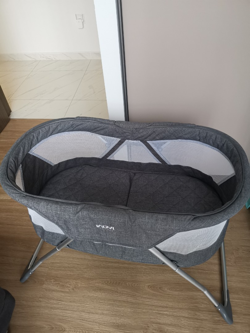 Inovi store cocoon bassinet