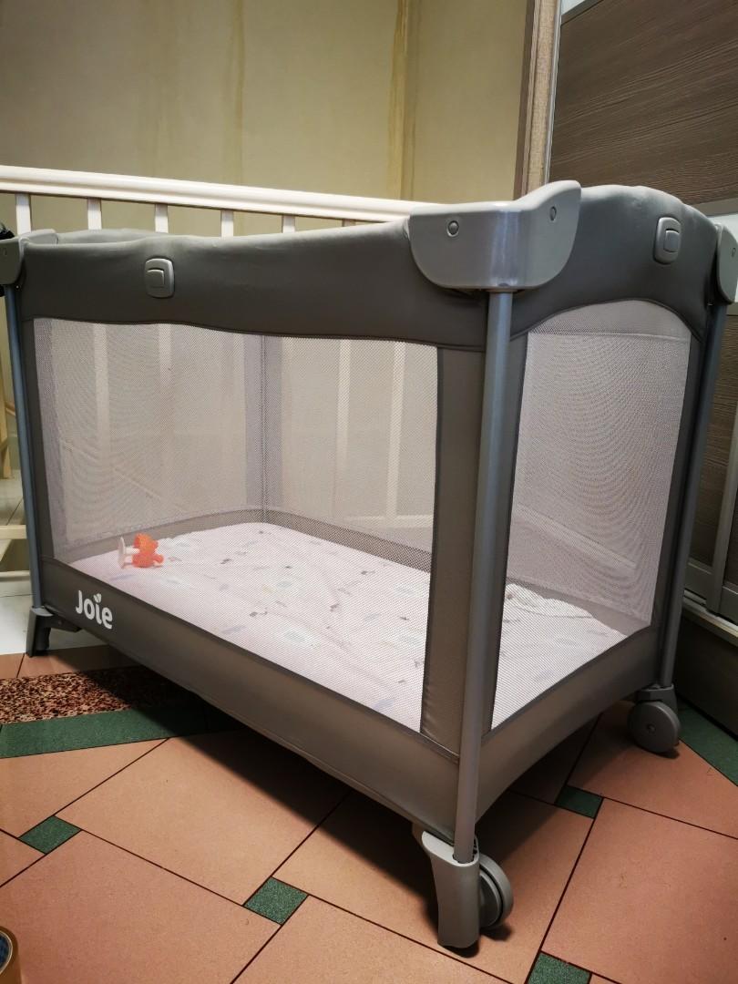 Joie Kubbie Travel Cot/Playpen with & Carry Bag, Babies & Kids