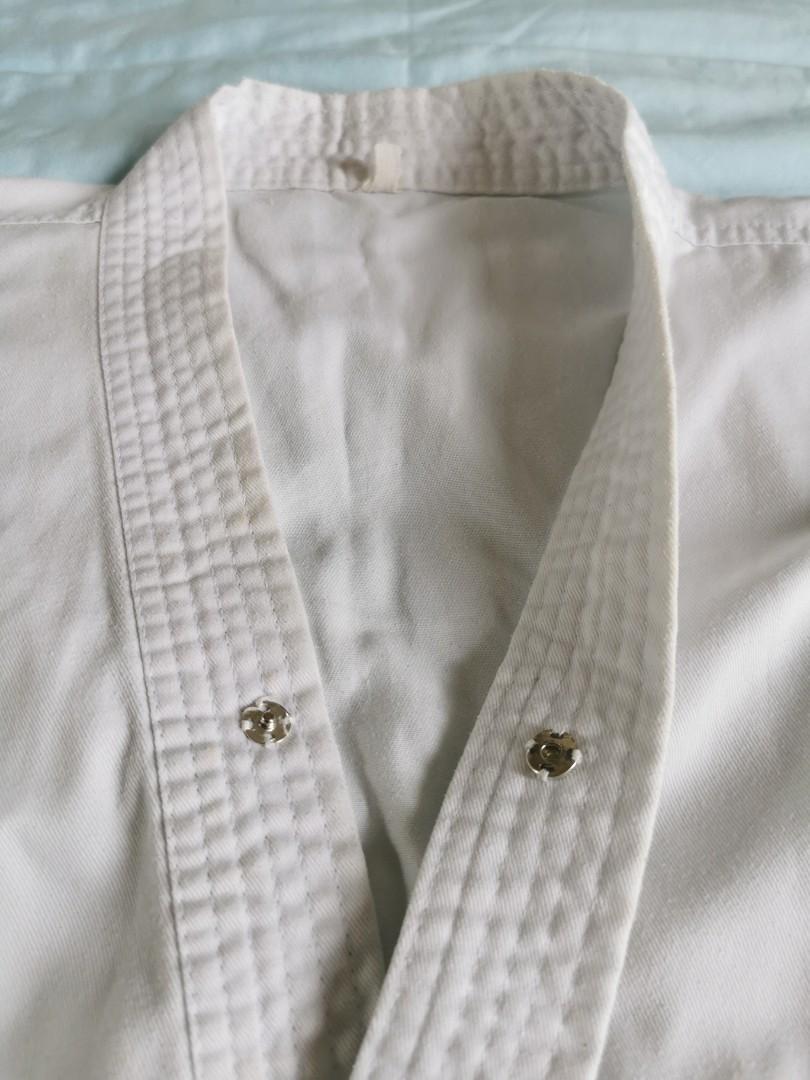 Karate uniform gi Victory brand, Sports Equipment, Other Sports