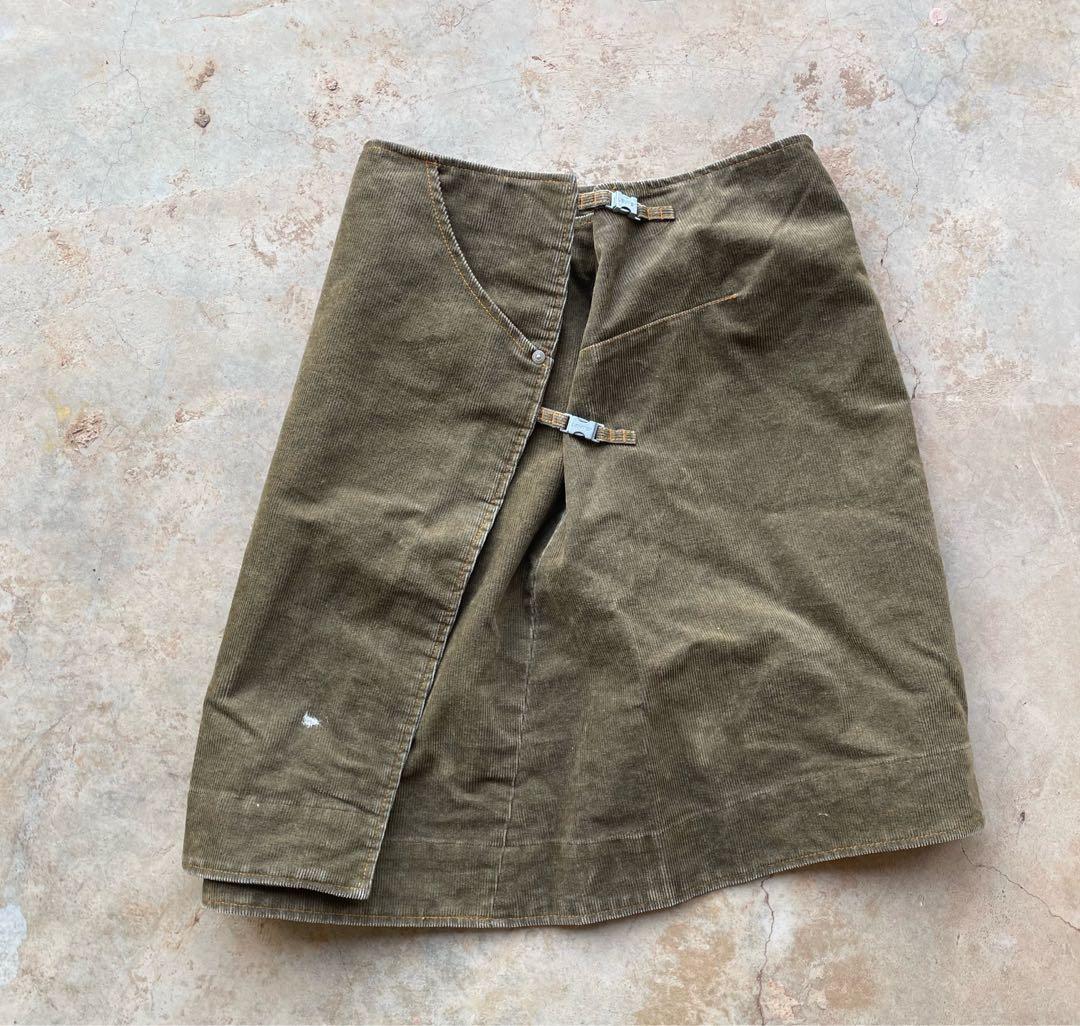Levis top cord skirt