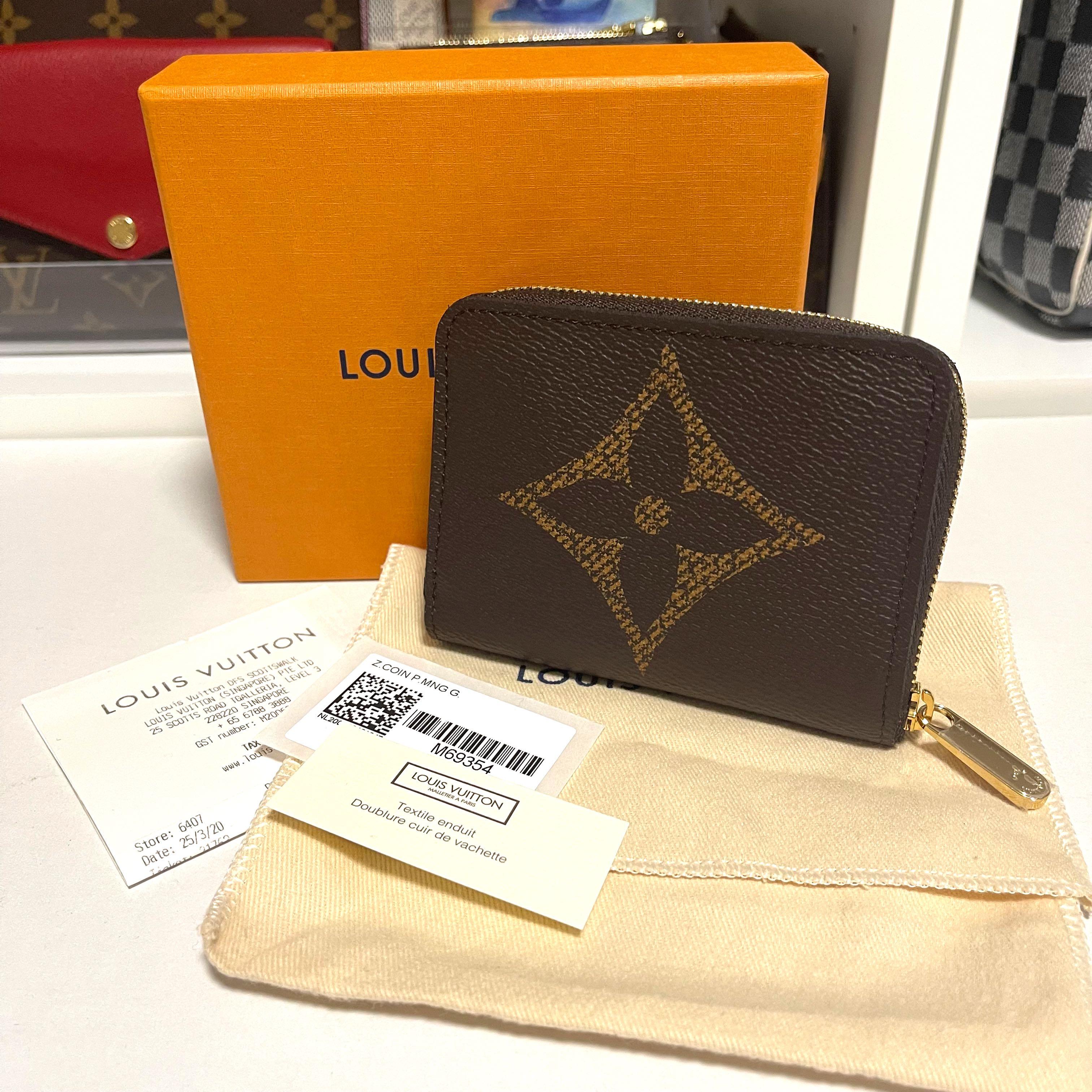 LV Lock mini wallet, Women's Fashion, Bags & Wallets, Wallets & Card  Holders on Carousell