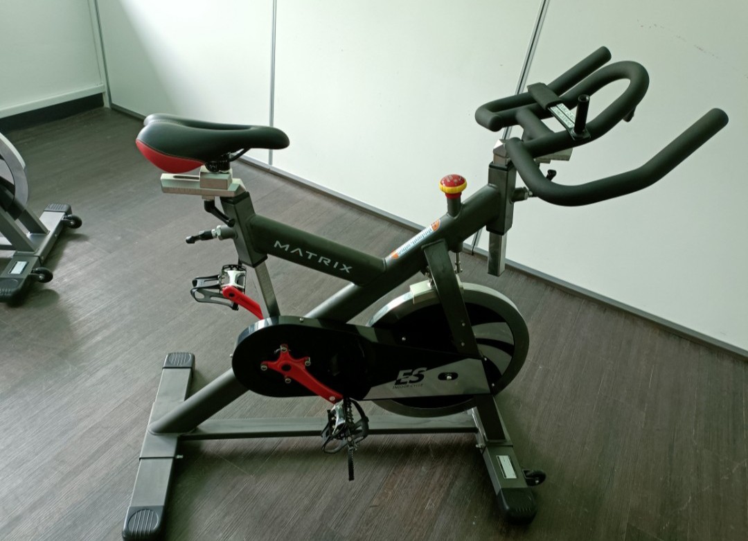 Matrix es indoor best sale spin bike review