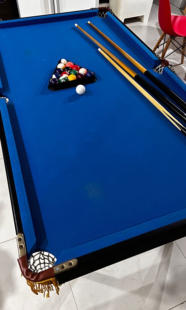 Mini pool table, Sports Equipment, Sports & Games, Billiards & Bowling