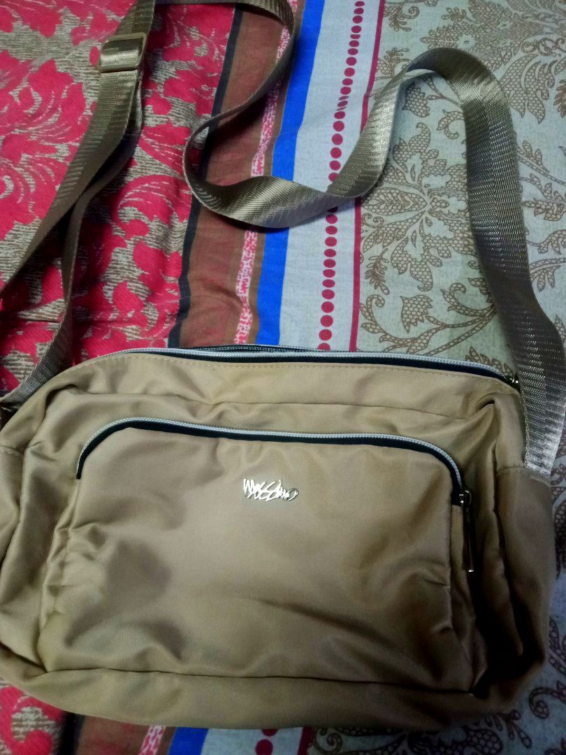Mossimo sling bag preloved‼️, Women's Fashion, Bags & Wallets, Shoulder